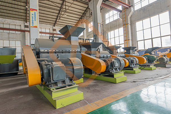 新疆年產(chǎn)十萬(wàn)噸有機(jī)無(wú)機(jī)復(fù)混肥生產(chǎn)線(xiàn)裝車(chē)發(fā)貨